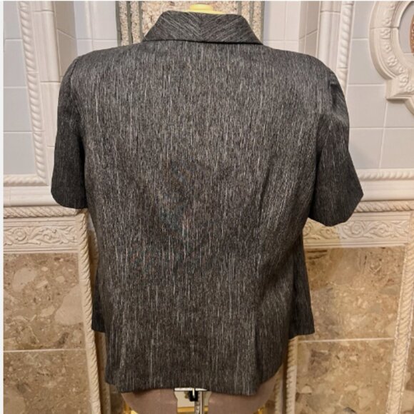 Danny & Nicole. Size 18W. Gray Short Sleeve Lightweight Shacket. Pleated. B1 - Picture 6 of 7
